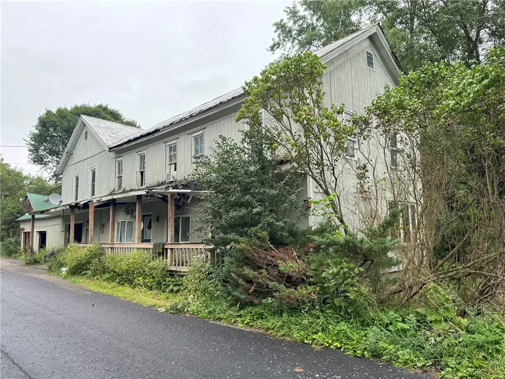 1992 S Beaver Creek Road, Brookfield