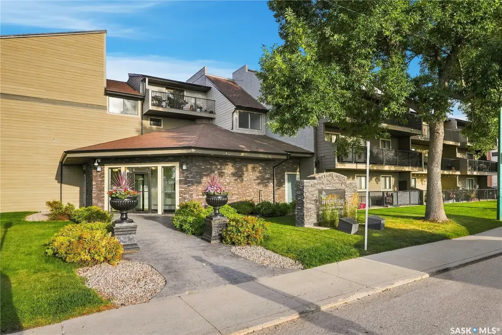 2233 St Henry Avenue 213, Saskatoon
