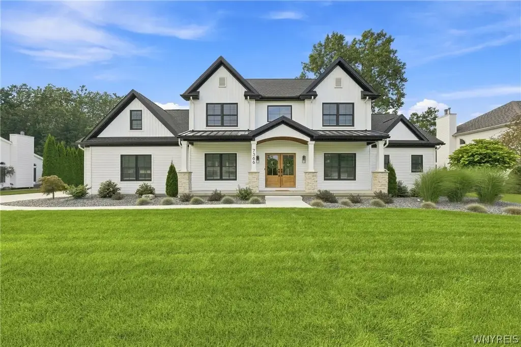 7366 Winbert Drive, Wheatfield