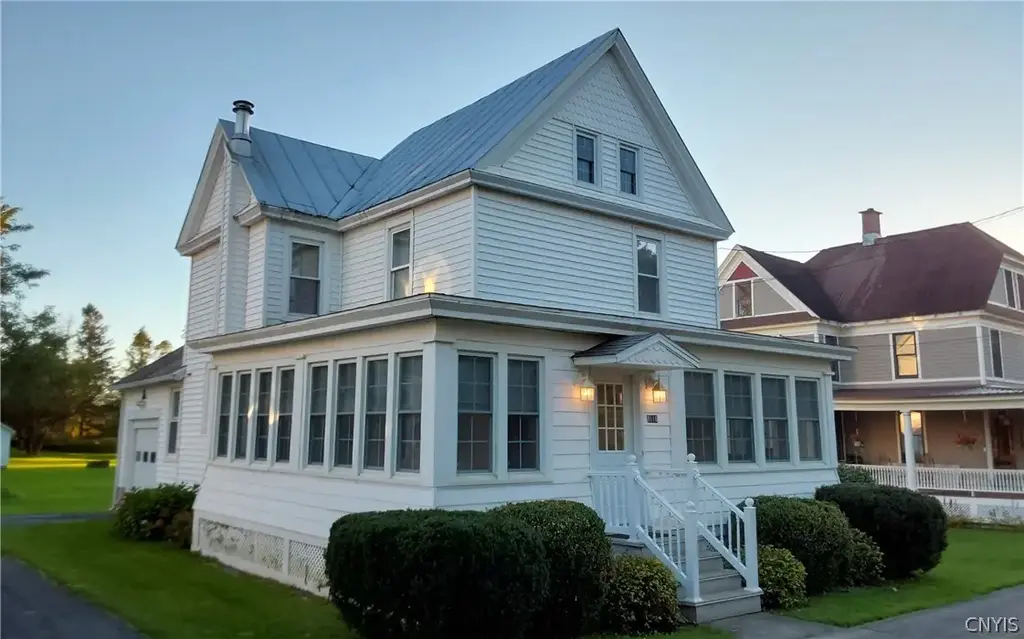 9116 Main Street, Marcy