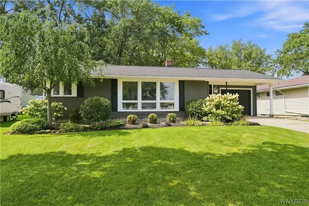34 Saint Amelia Drive, Tonawanda