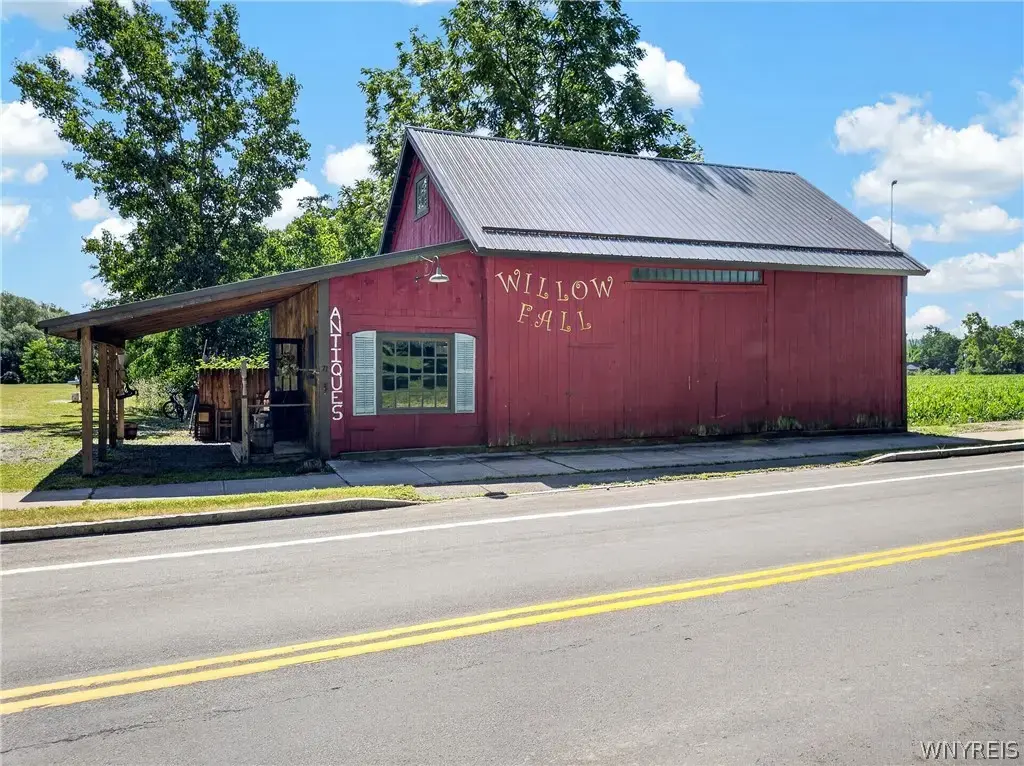 71 S Academy Street, Middlebury