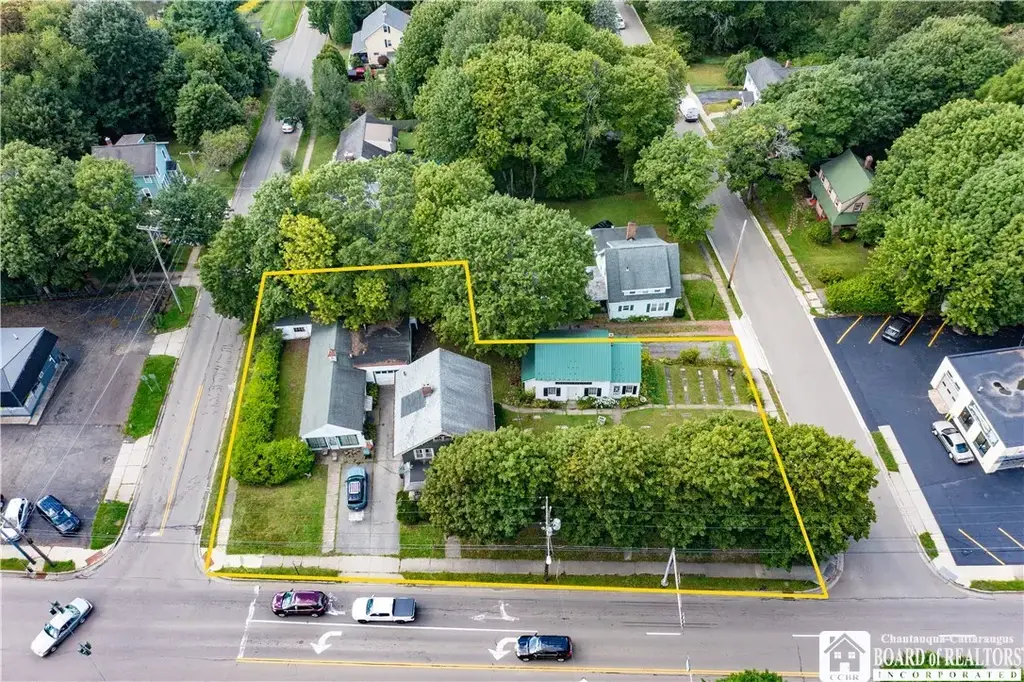 1175, 1173, 1171 N Main Street, Jamestown