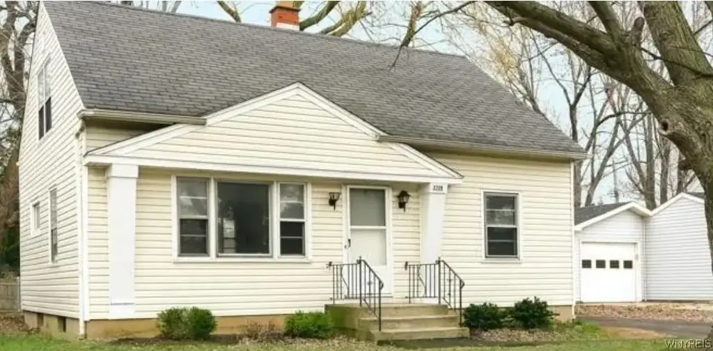 3319 Mckinley Parkway, Hamburg