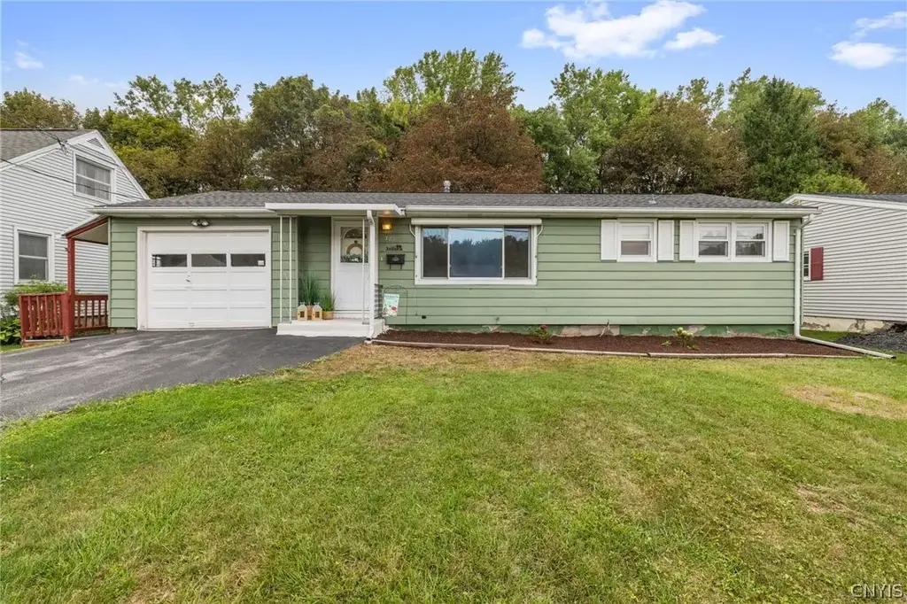 326 Hillbrook Road, Camillus