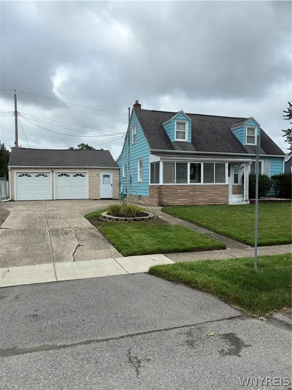 69 Lyman Avenue, Cheektowaga