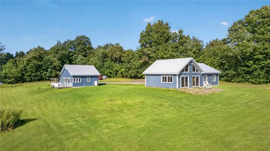 690 Smith Road, Worcester