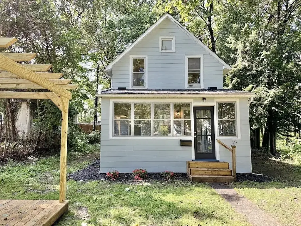 27 Hannahs, Rochester