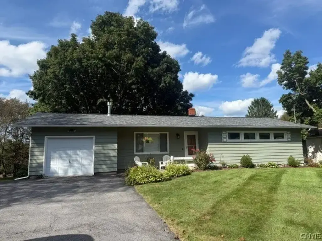 383 Northfield Way, Camillus