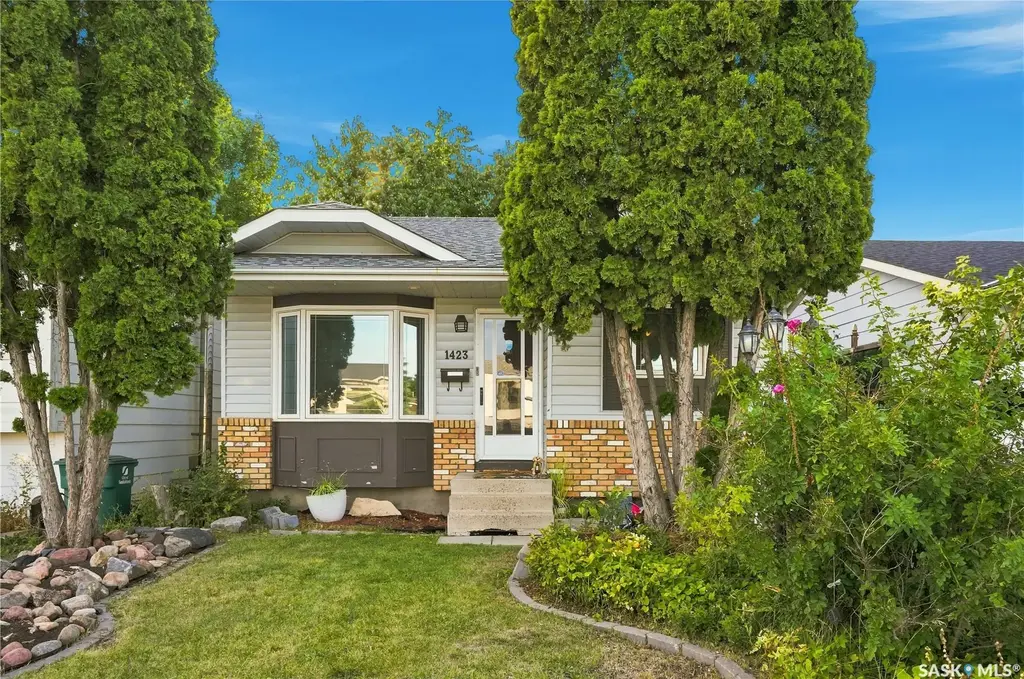 1423 Junor Avenue, Saskatoon
