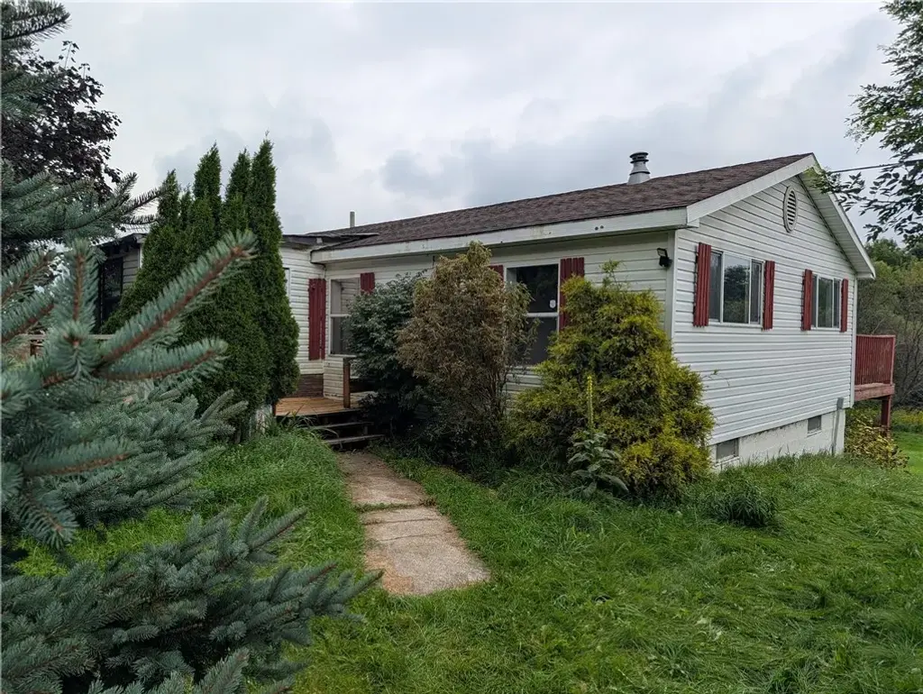 926 County Highway 49, Pittsfield