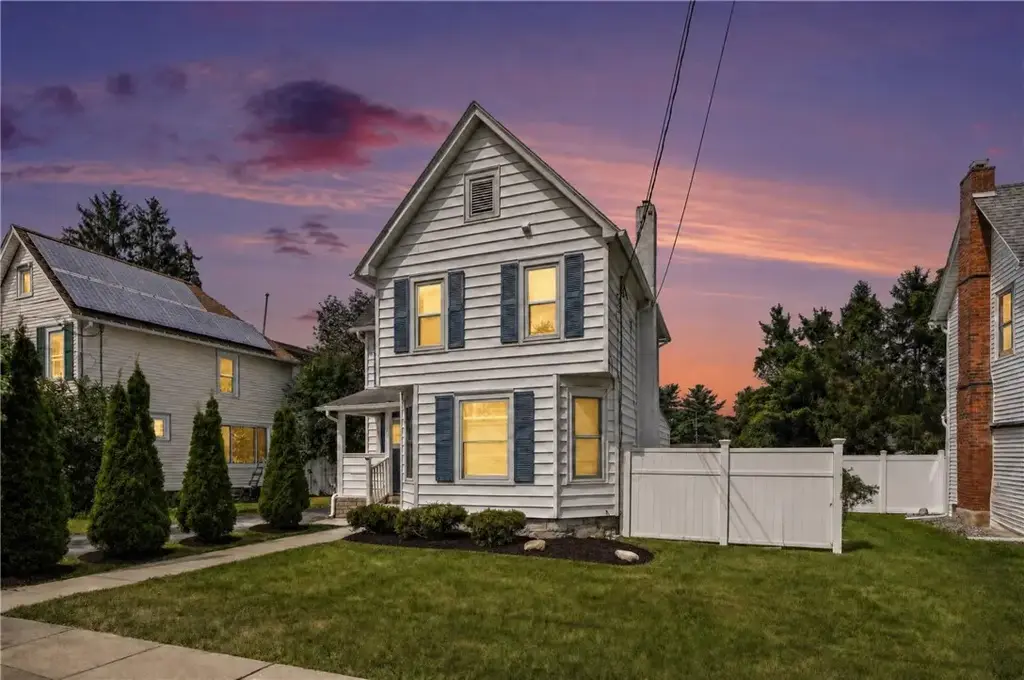16 Silver Avenue, Auburn