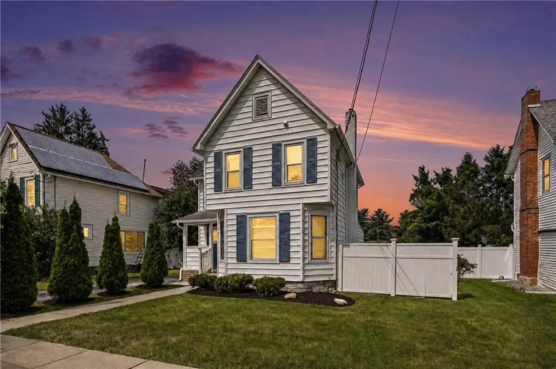 Photo of Listing #R1704090