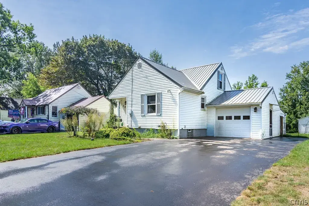 104 Van Mara Drive, Cicero
