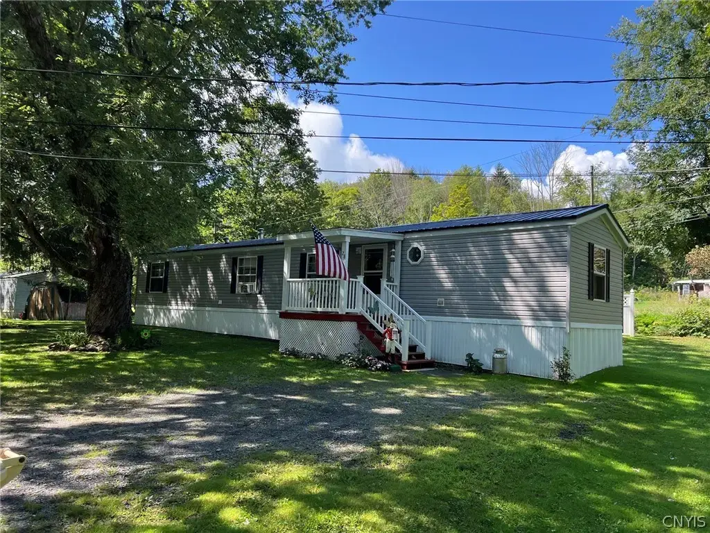28 Horseshoe Dr, Bridgewater
