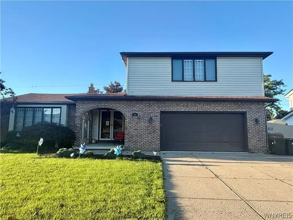 94 S Prince Drive, Cheektowaga