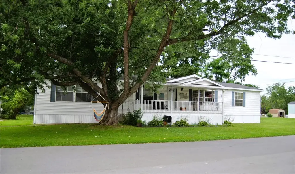 13 Crestline Drive, Avon