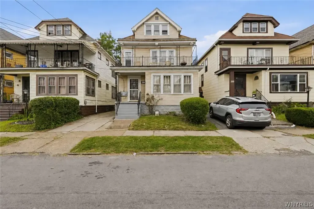 218 Cambridge Avenue, Buffalo