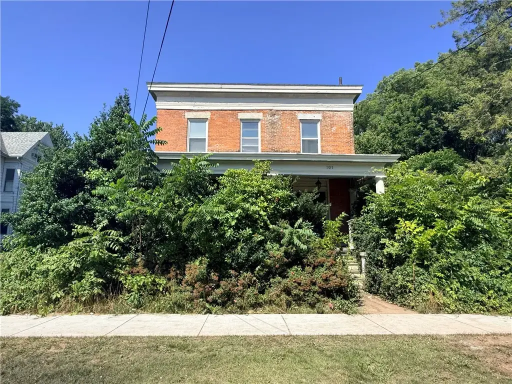 101 Broad Street, Lyons