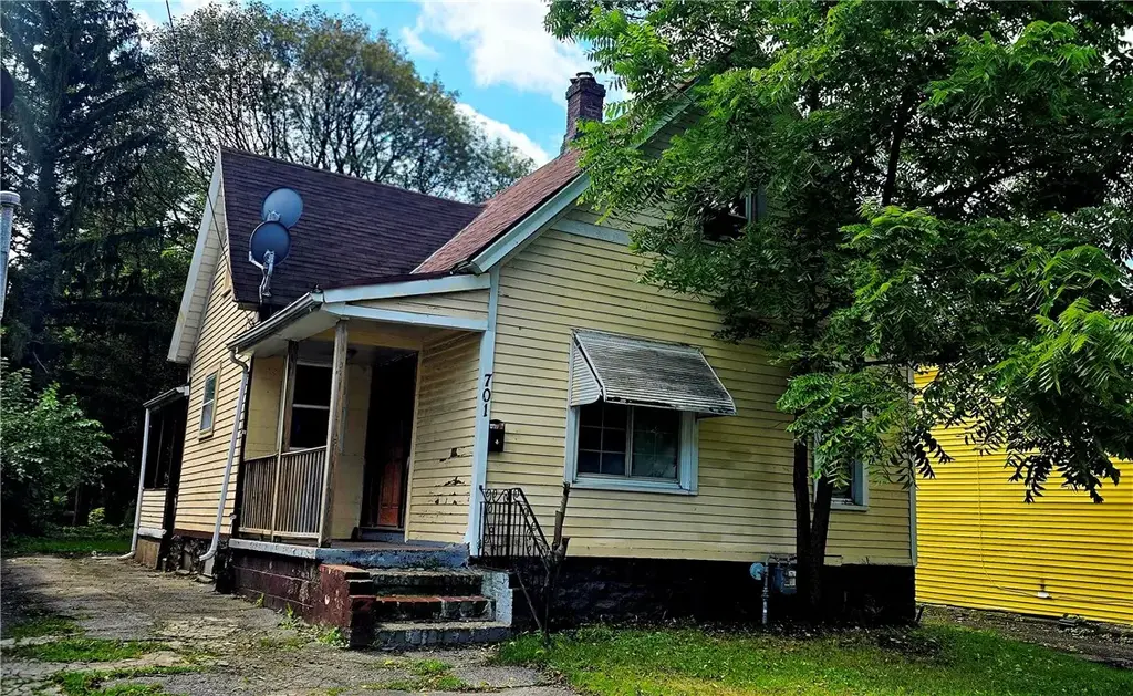 701 Bay Street, Rochester