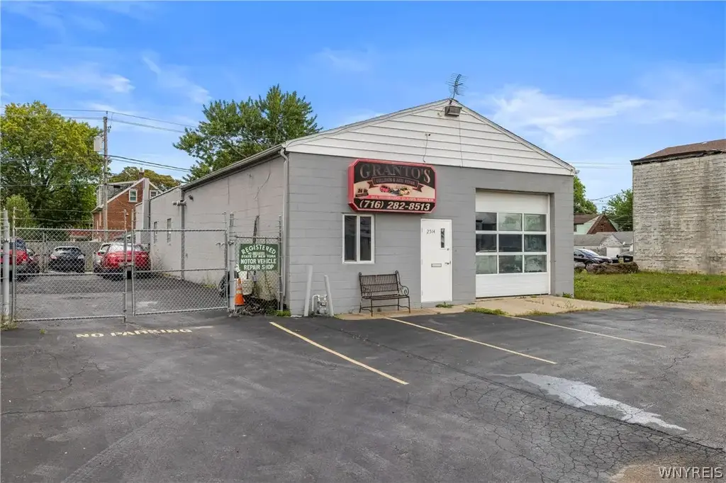 2514 Pine Avenue, Niagara Falls