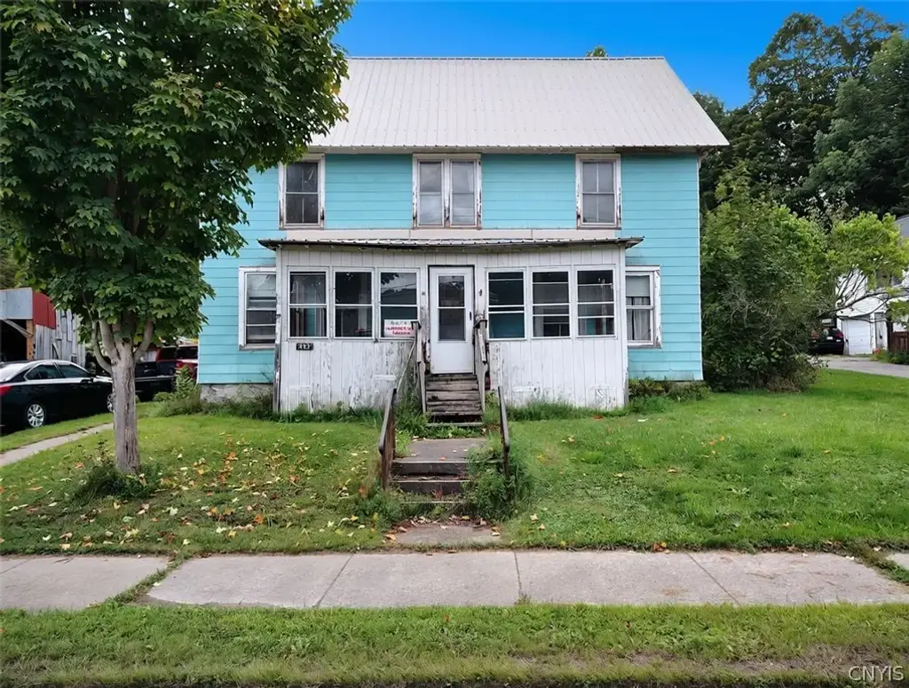 483 Main Street, Russia