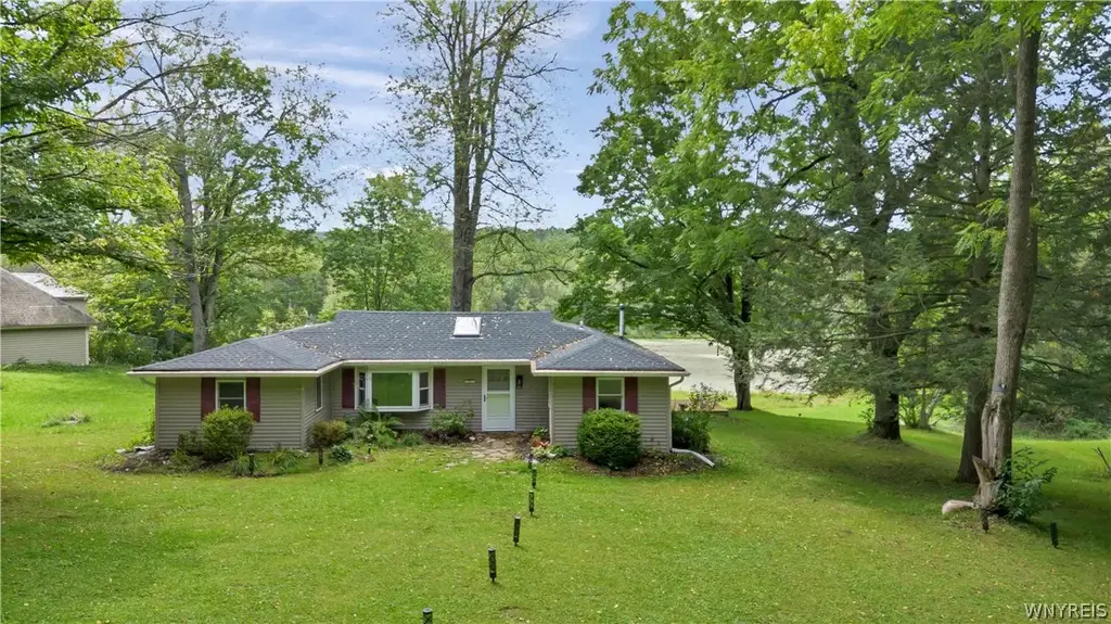 6374 Hunters Creek Road, Wales