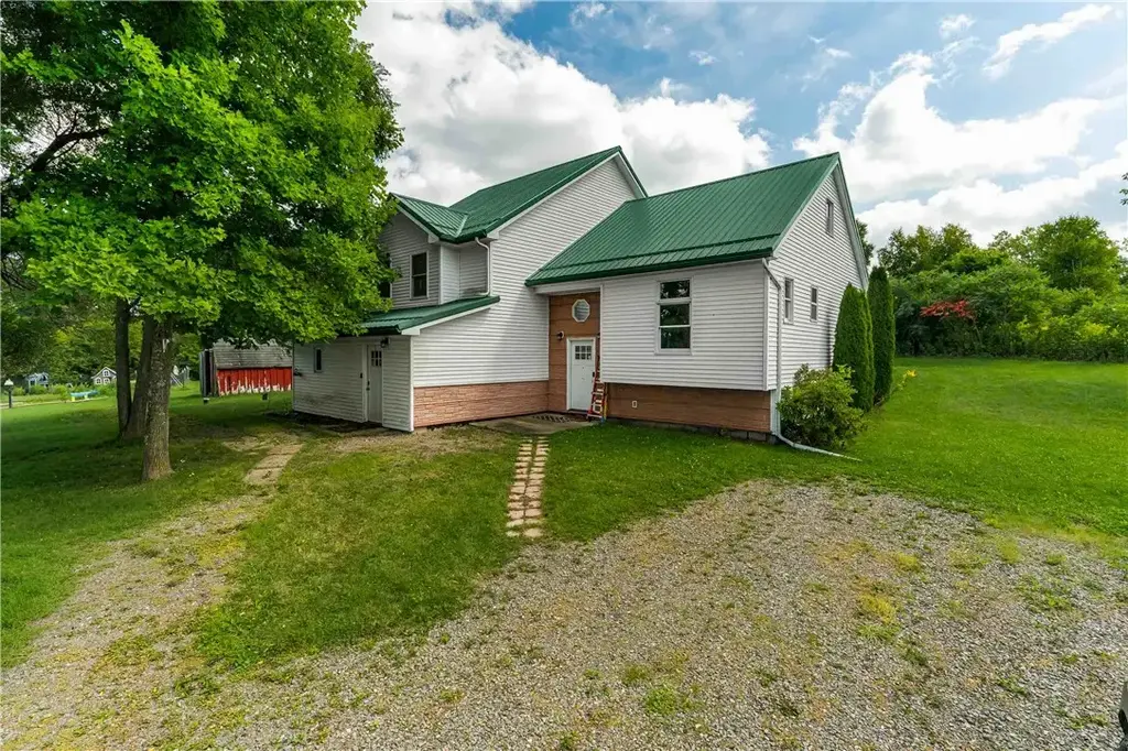 8102 Orr Hill Road, Tuscarora