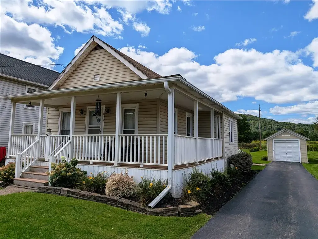 135 Main Street, Eldred