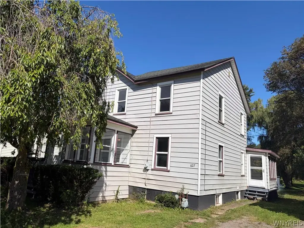 627 E State Street, Albion
