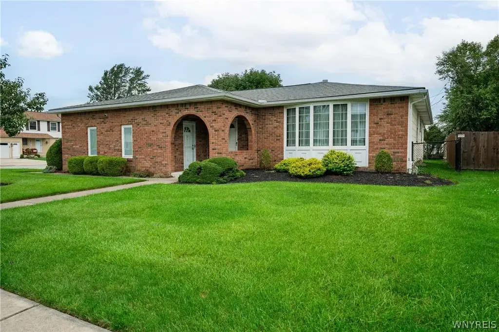 N/A, West Seneca