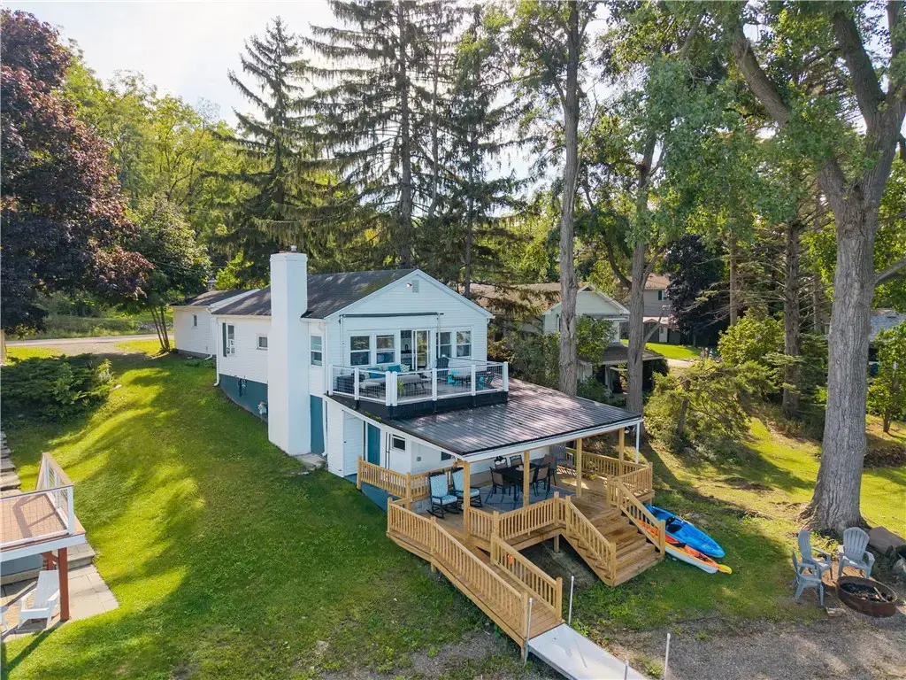 5822 East Lake Road, Conesus
