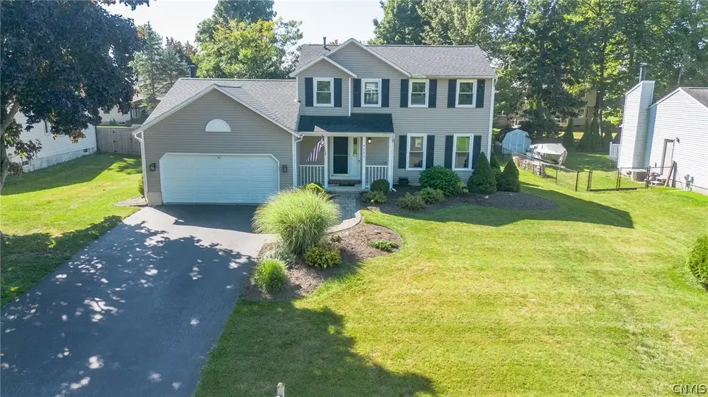 8620 Lydia Lane, Cicero