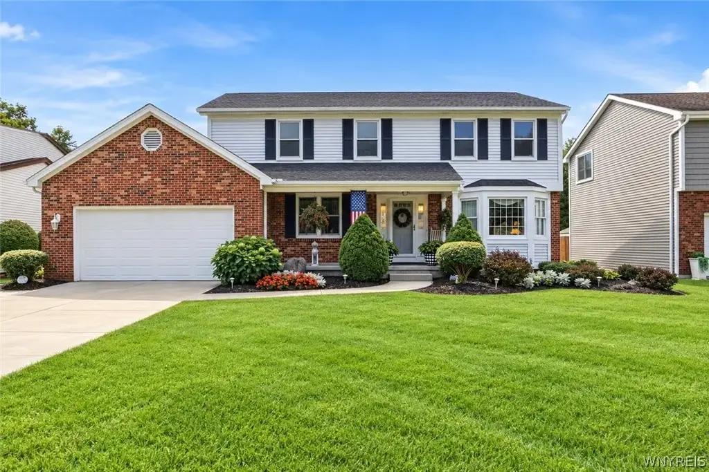 93 Londonderry Lane, Amherst