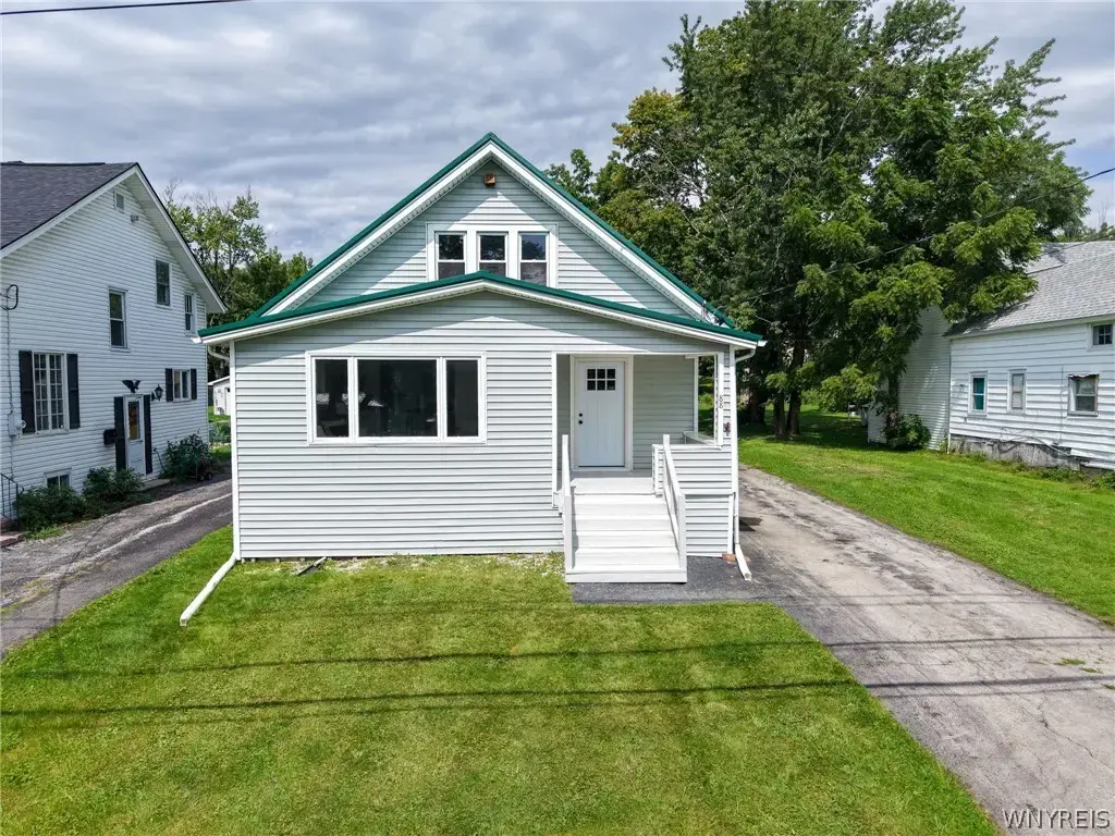 88 Ebenezer Drive, West Seneca