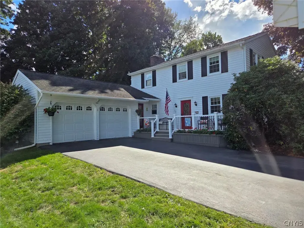 207 Riverdale Road, Clay