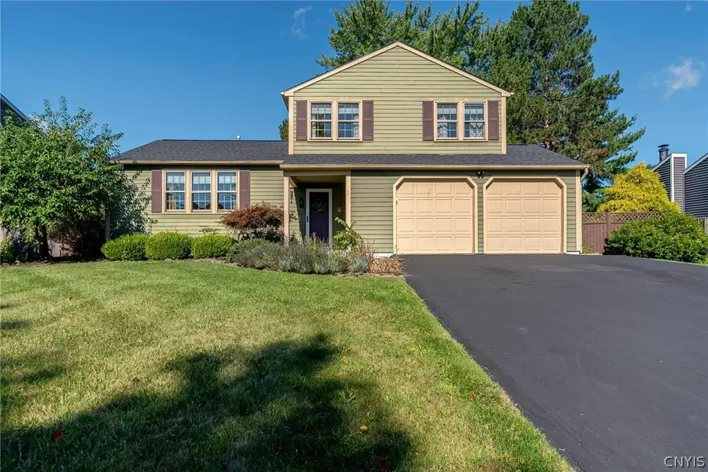 4205 Halfmoon Circle, Clay