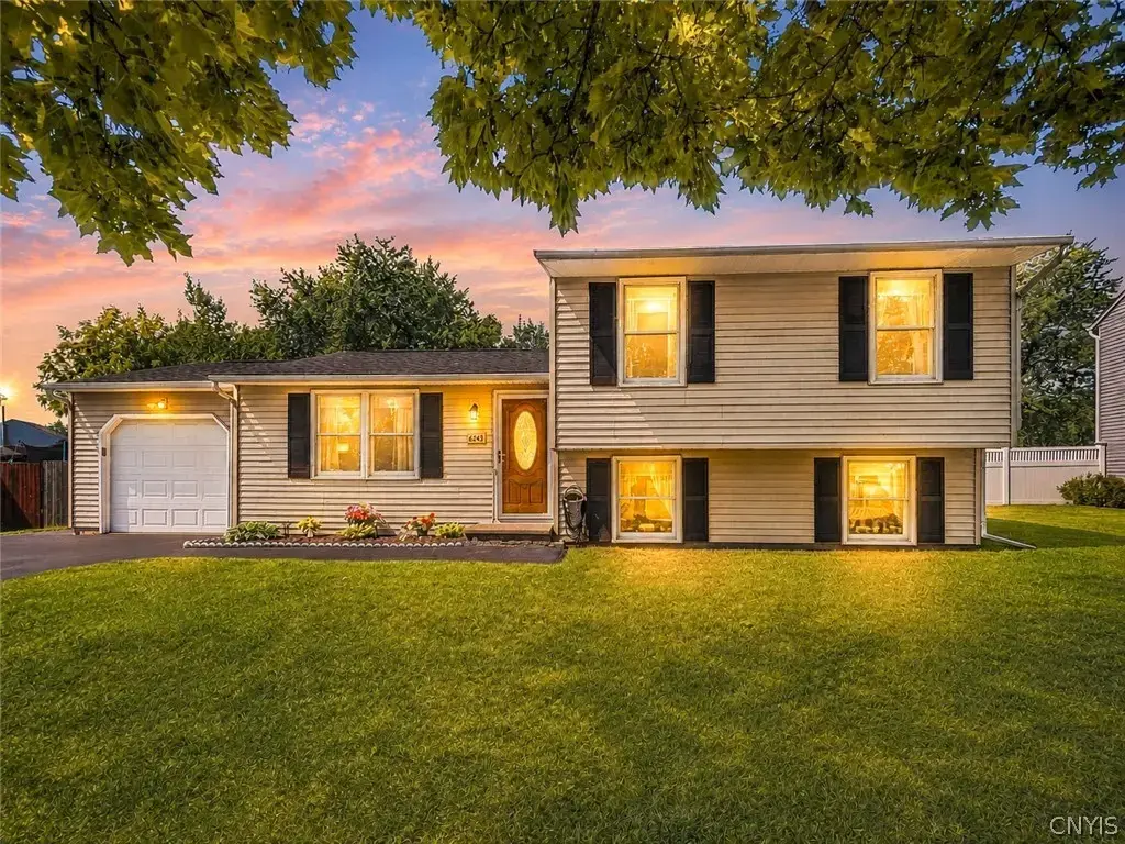 6243 Welland Lane, Cicero
