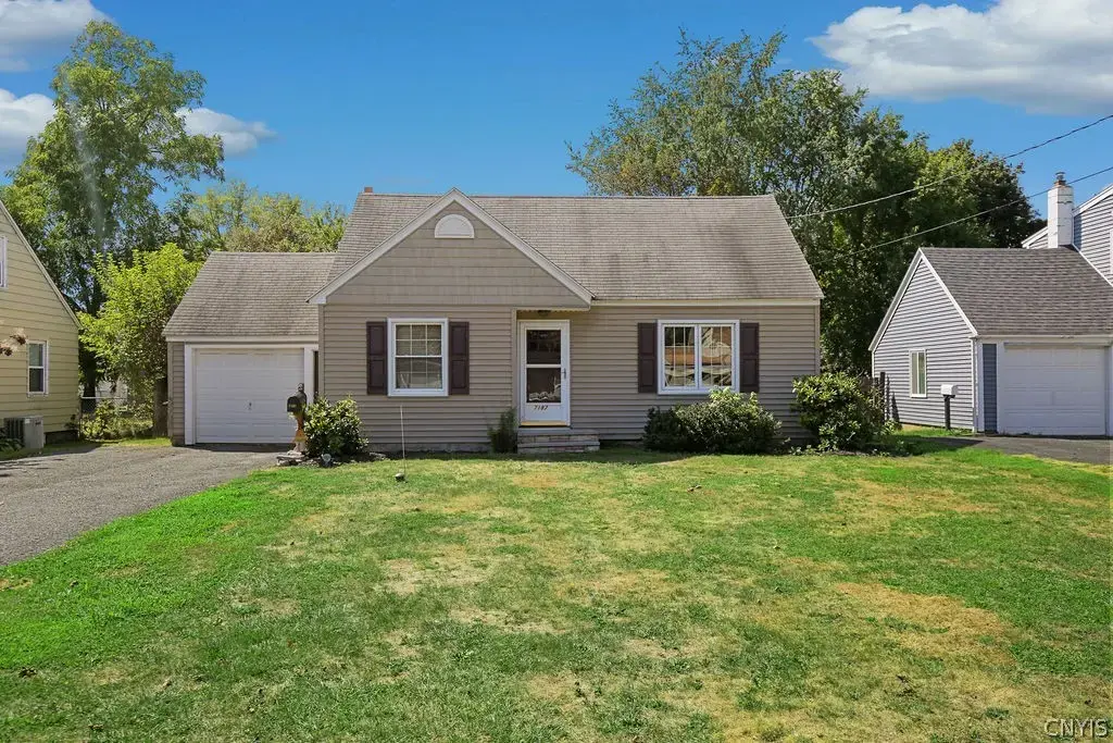 7187 Willow Road, Clay