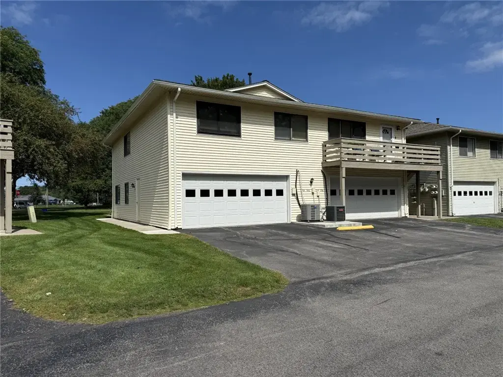 140 Milrace Drive, East Rochester