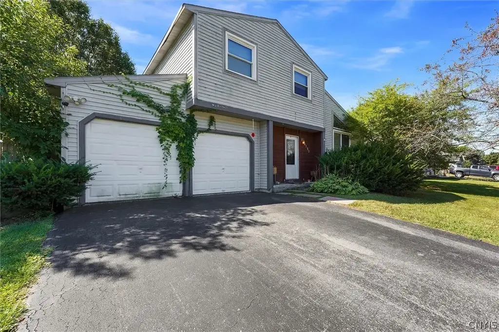 8152 Scotia Lane, Clay