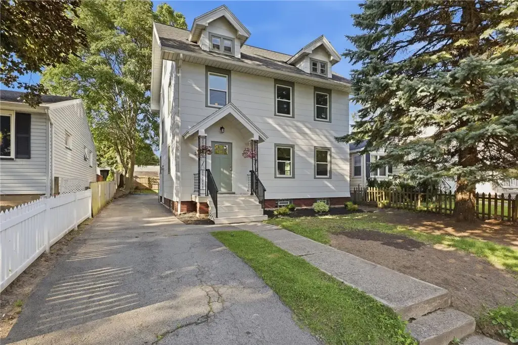 228 Westchester Avenue, Irondequoit