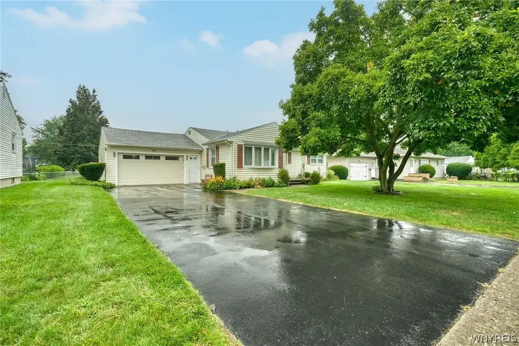 215 Noridge Drive, Irondequoit
