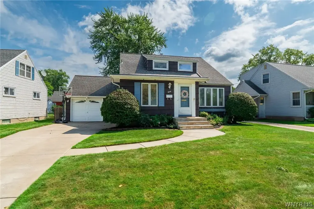 30 Mayfair Lane, Tonawanda