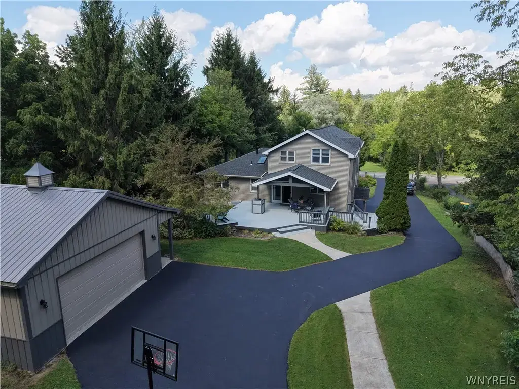 7422 Back Creek Road, Boston