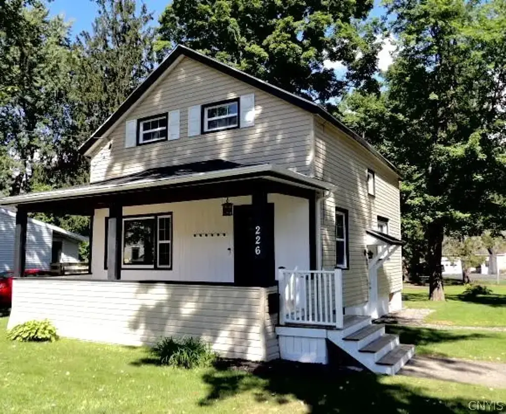 226 Chestnut Street, Clay