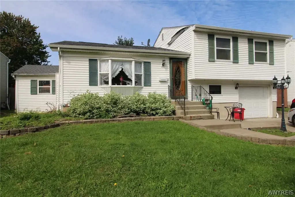7028 Northview Drive, Lockport Town