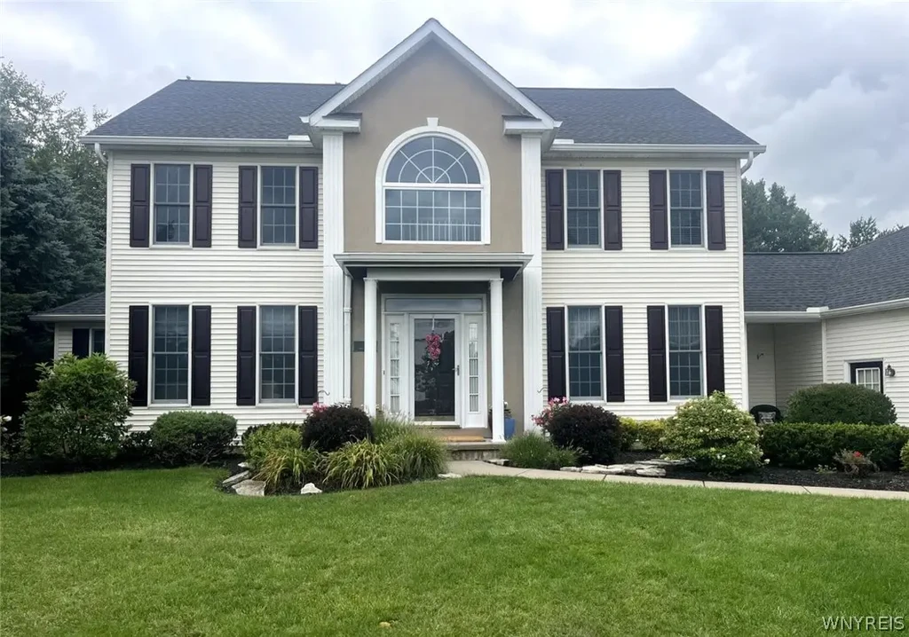 194 Golden Pheasant Drive, Amherst