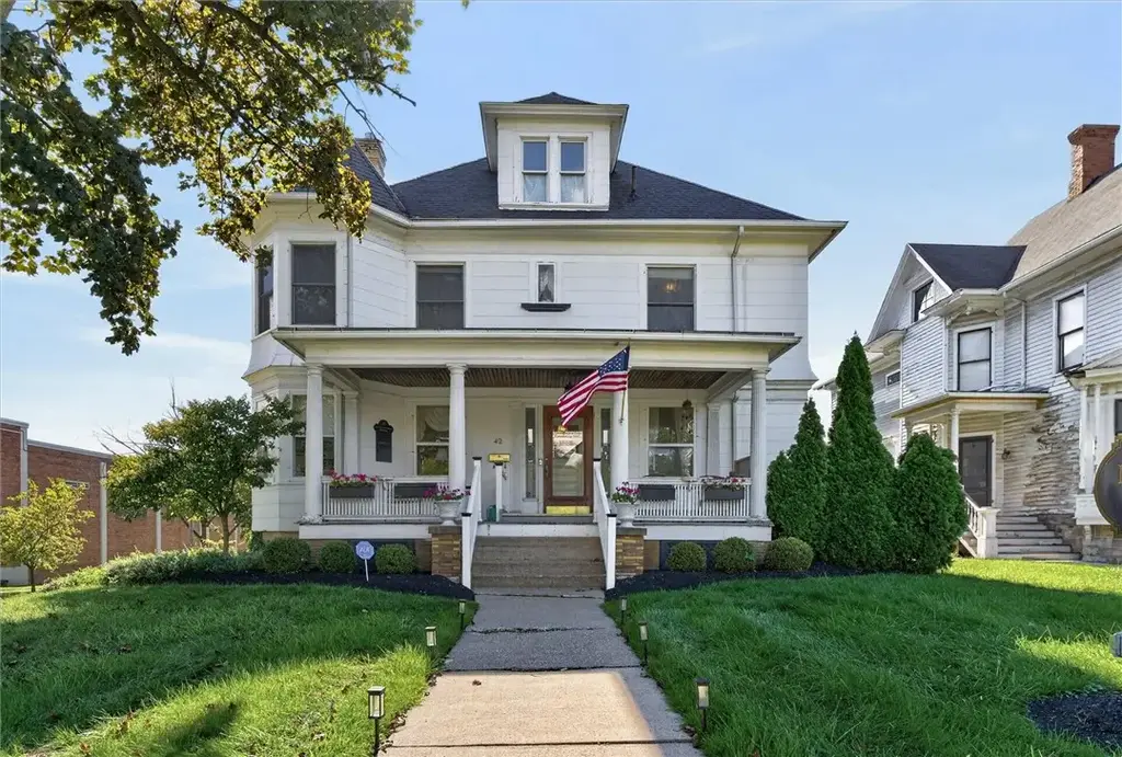 42 N Main Street, Canandaigua City