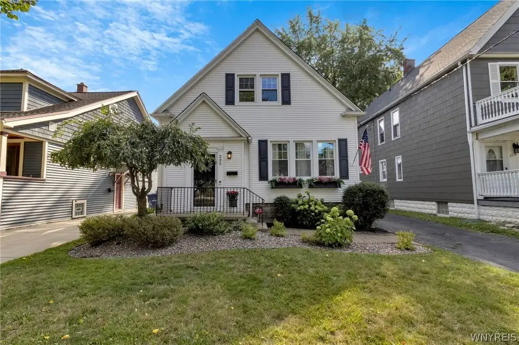 235 Potters Road, Buffalo